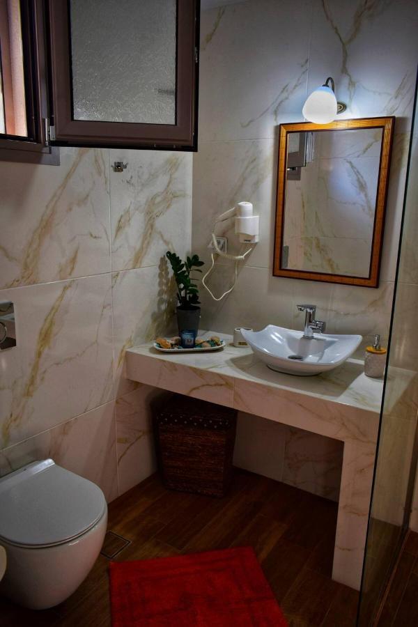 Dolphins House Apartment Ликсури Екстериор снимка