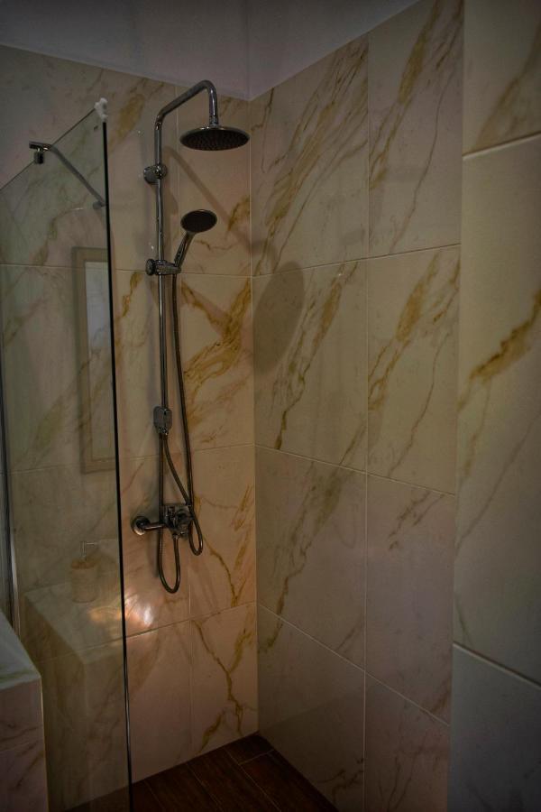 Dolphins House Apartment Ликсури Екстериор снимка
